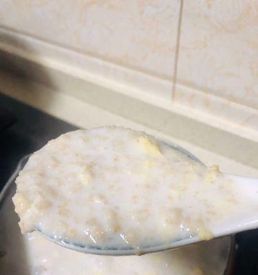 燕麦牛奶红枣粥怎么做？有哪些健康益处？