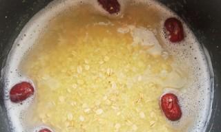 燕麦牛奶红枣粥怎么做？有哪些健康益处？