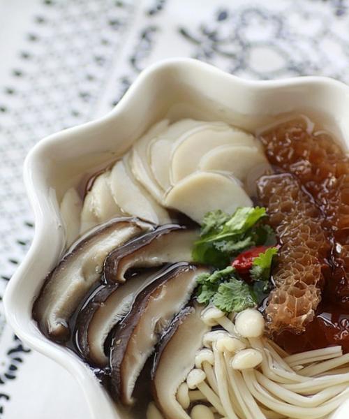燕饺紫菜养生汤怎么做？有哪些健康益处？