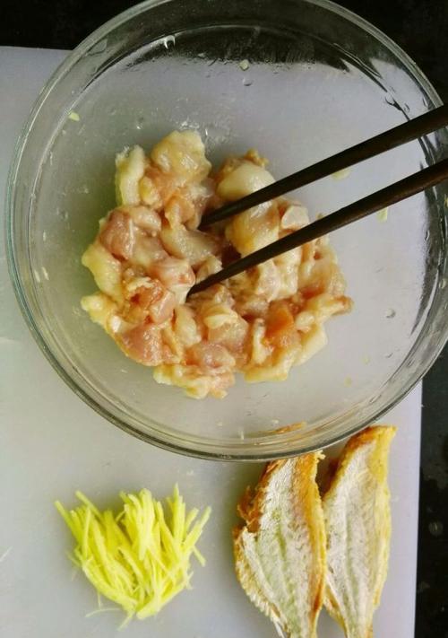 盐蒸五花肉怎么做？步骤和技巧有哪些？