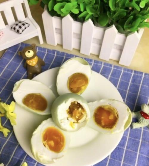 盐鸭蛋怎么做？家庭版盐鸭蛋制作方法有哪些常见问题？