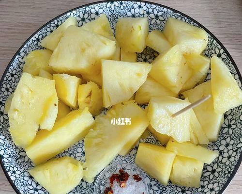 盐水甜菠萝怎么做？步骤和技巧是什么？