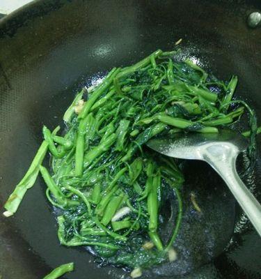 盐水空心菜怎么做？步骤和技巧有哪些？
