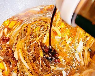 盐水鹅大白菜粉丝煲怎么做？步骤和技巧有哪些？