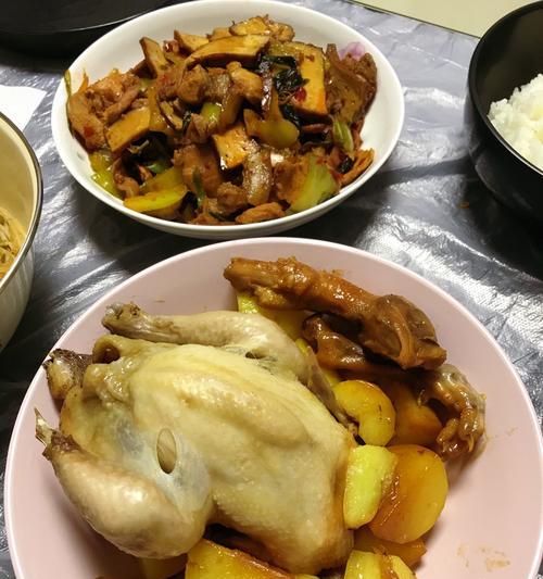 盐焗鸡怎么做？在家也能做出地道美味的盐焗鸡吗？