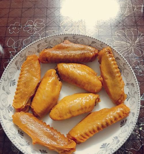盐焗鸡翅的做法是什么？如何在家轻松制作？