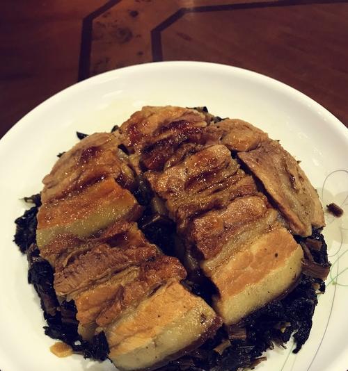 盐干菜扣肉怎么做？详细步骤和技巧是什么？