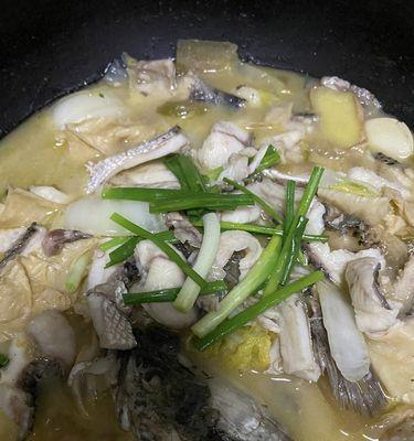 芫荽鱼片锅怎么做？有哪些步骤和技巧？