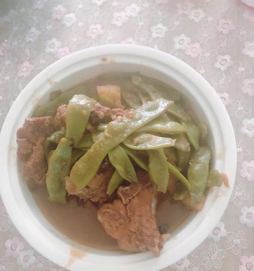 腌猪肉土豆烩豆角怎么做？步骤和技巧有哪些？