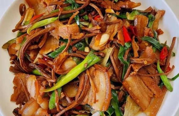 如何在家自制五香腊肉？腌制五香腊肉的步骤是什么？