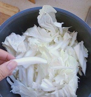 如何在家自制美味腌制泡菜？步骤和常见问题解答？