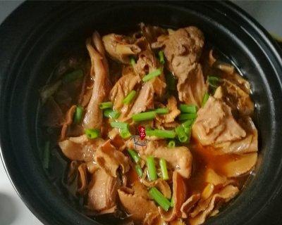 香焖鸭肉煲怎么做？步骤和技巧有哪些？