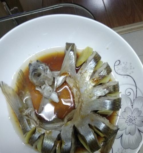 香焖翘白鱼的做法是什么？如何做出美味的翘白鱼？