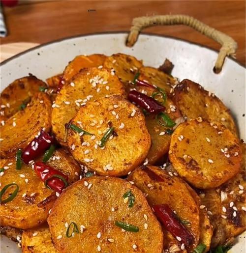 香闷土豆的做法是什么？如何做出美味的香闷土豆？