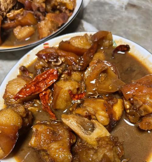 香卤猪蹄的做法是什么？如何在家做出美味的卤味猪蹄？