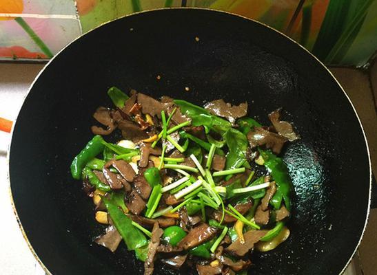 香辣猪心的做法是什么？如何在家做出美味的香辣猪心？