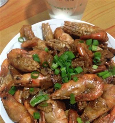 香辣油焖大头虾沼虾怎么做？步骤和技巧有哪些？
