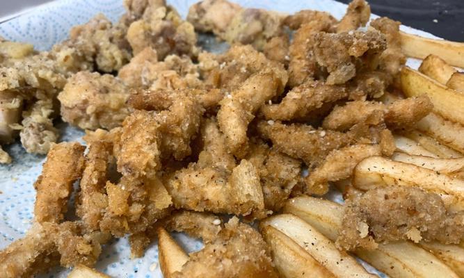 香辣盐酥鸡怎么做？在家自制的步骤和技巧是什么？
