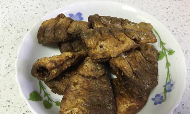 香辣小鲫鱼怎么做才好吃？详细步骤解析！