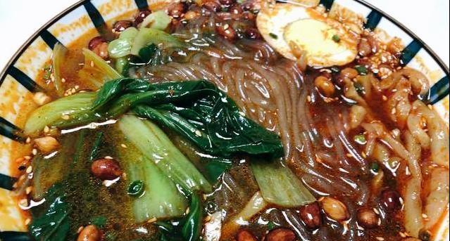 香辣酸辣粉怎么做？详细步骤和技巧是什么？