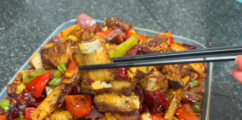 香辣酥排骨怎么做？详细步骤和技巧是什么？