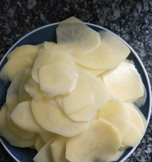 香辣水煮土豆片怎么做？有哪些步骤和技巧？