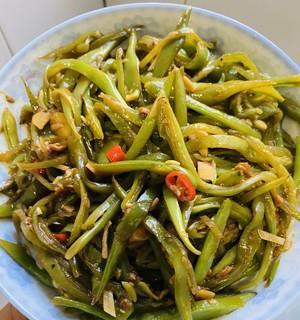 香辣瘦肉豆角丝怎么做？详细步骤和技巧是什么？