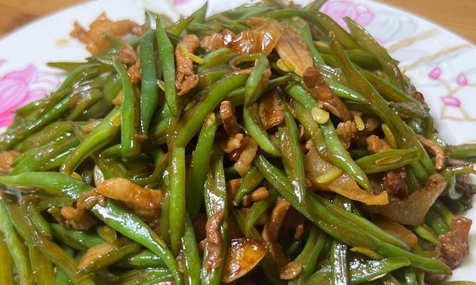 香辣瘦肉豆角丝怎么做？详细步骤和技巧是什么？