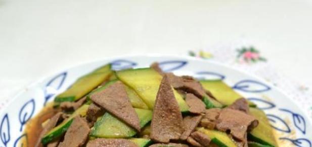 香辣青豆烧豆腐怎么做？步骤和技巧是什么？