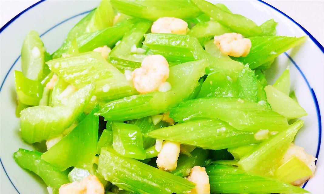 香辣芹菜炒虾仁怎么做？步骤和技巧有哪些？
