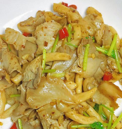 香辣平菇怎么做才够味？有哪些步骤和技巧？
