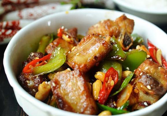 香辣排骨怎么做才好吃？详细步骤和技巧是什么？