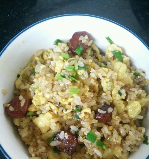 香辣腊肠蛋炒饭怎么做？步骤和技巧有哪些？