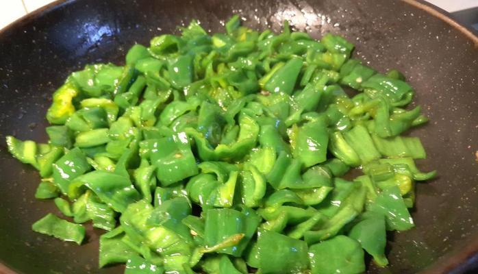 香辣苦菜炒鸡蛋怎么做？步骤和技巧有哪些？