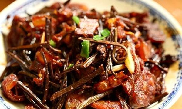 香辣蕨菜怎么做才好吃？详细步骤和技巧是什么？