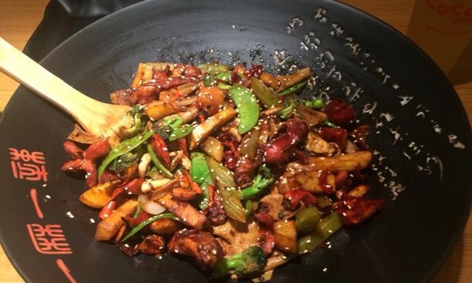 香辣金针菇鸡翅怎么做？步骤和技巧有哪些？