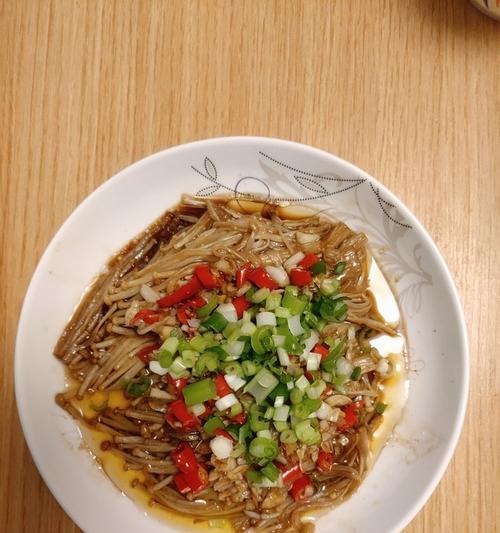 香辣金针的做法是什么？如何在家轻松制作？