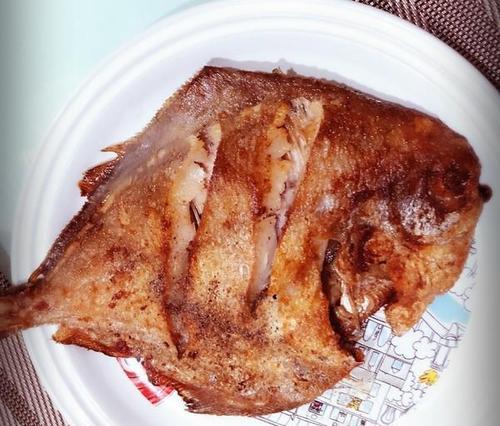 香辣金鲳鱼怎么做才好吃？详细步骤和技巧是什么？