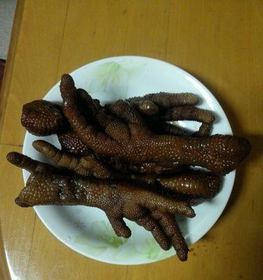 香辣酱鸡爪翅尖怎么做？详细步骤和常见问题解答？