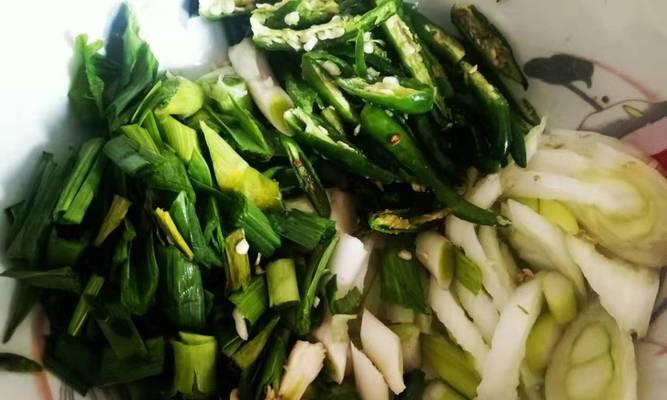 香辣煎饼怎么做？有哪些步骤和技巧？