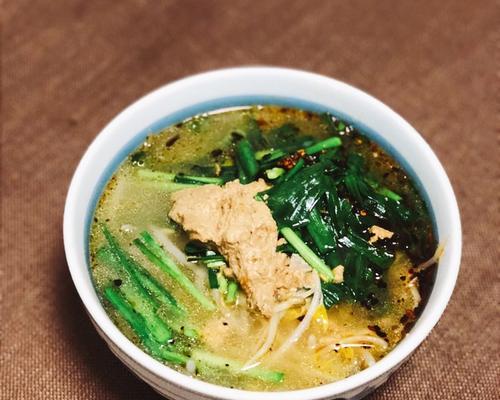 香辣鸡汤米线怎么做？详细步骤和技巧是什么？