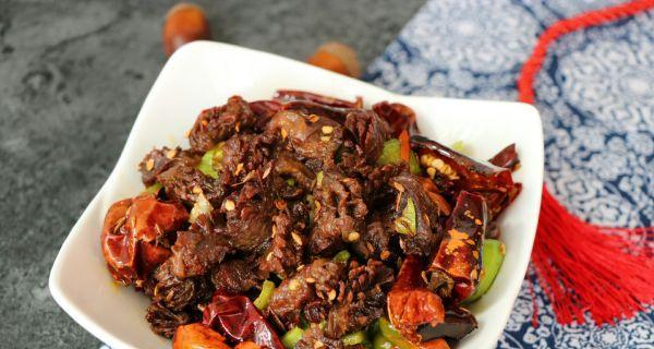 香辣回锅鸡胗怎么做？步骤和技巧有哪些？