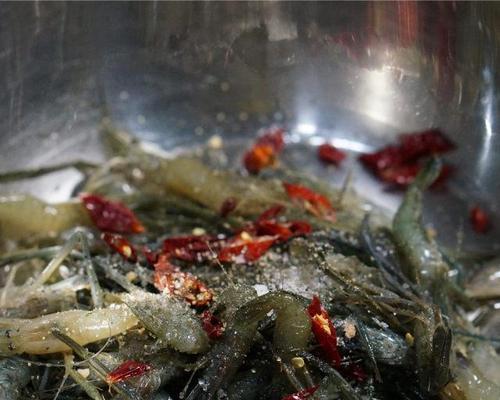 香辣花生脆皮虾怎么做？步骤和技巧有哪些？