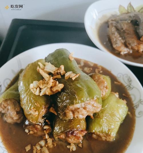 香辣虎皮椒包肉怎么做？步骤和技巧有哪些？