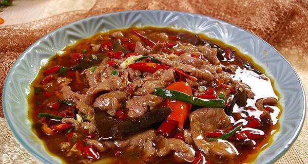 香辣红烧牛肉米粉怎么做？详细步骤和技巧是什么？
