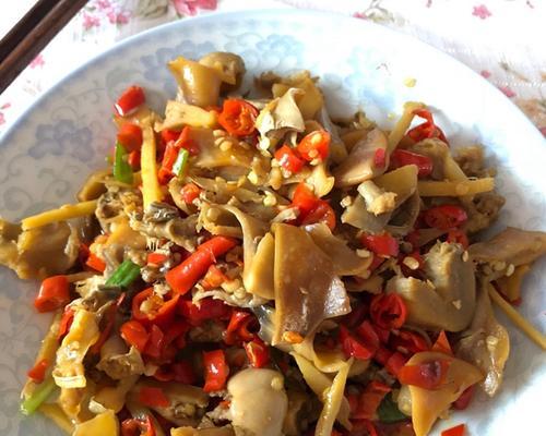 香辣河蚌肉怎么做才好吃？详细步骤和技巧是什么？