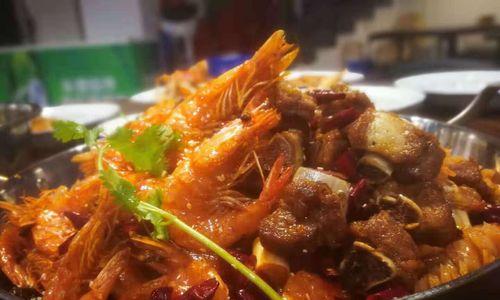 香辣干锅排骨鸡怎么做？详细步骤和技巧是什么？