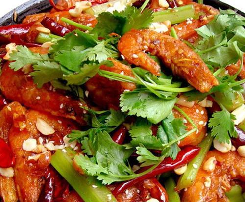 香辣干锅鸡怎么做？详细步骤和技巧是什么？