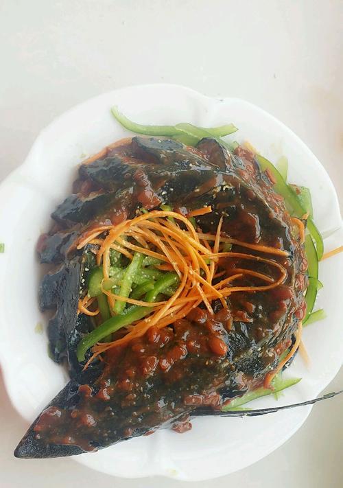 香辣豆酱蒸鲈鱼怎么做？步骤和技巧有哪些？