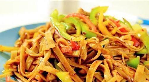 香辣豆腐皮炒肉怎么做？步骤和技巧是什么？
